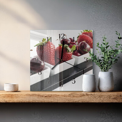 Vierkante glazen wandklok Aardbeien