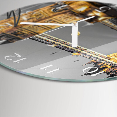 Ronde glazen klok Tower Bridge