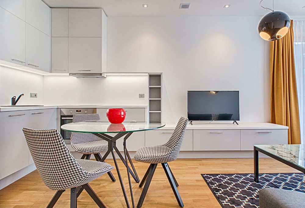 Hoe je een kleine kamer groter kunt laten lijken