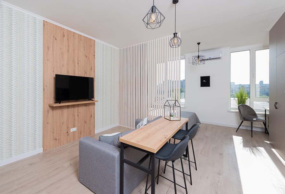 Hoe je een kleine kamer groter kunt laten lijken